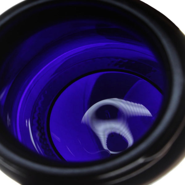 Omica Miron Violet Glass (Violettglas) Protective Water Bottle Detail